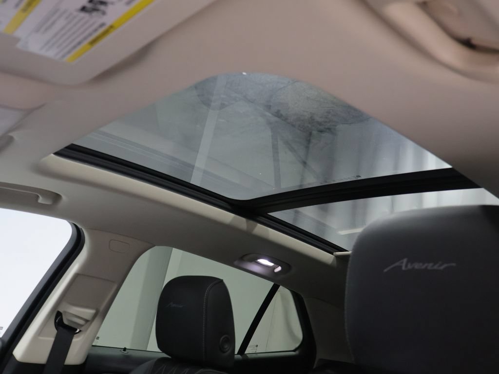 Used 2023 Buick Envision Avenir AWD/4WD image 31