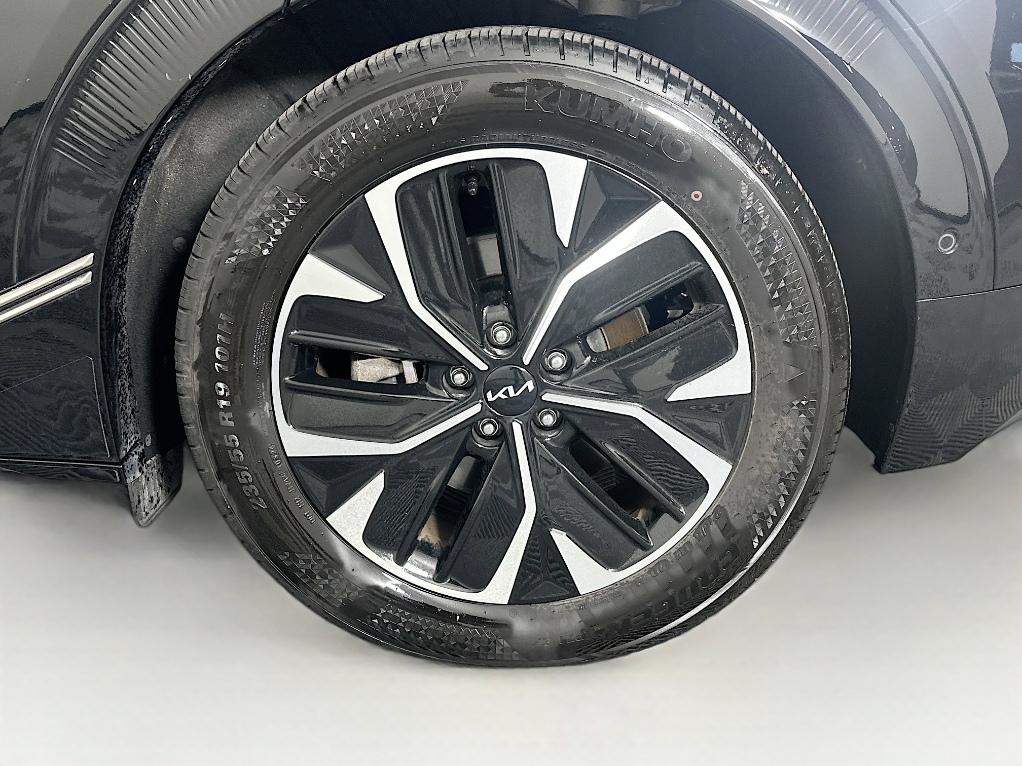 Used 2024 Kia EV6 Wind w/ Wind Technology Package RWD image 11