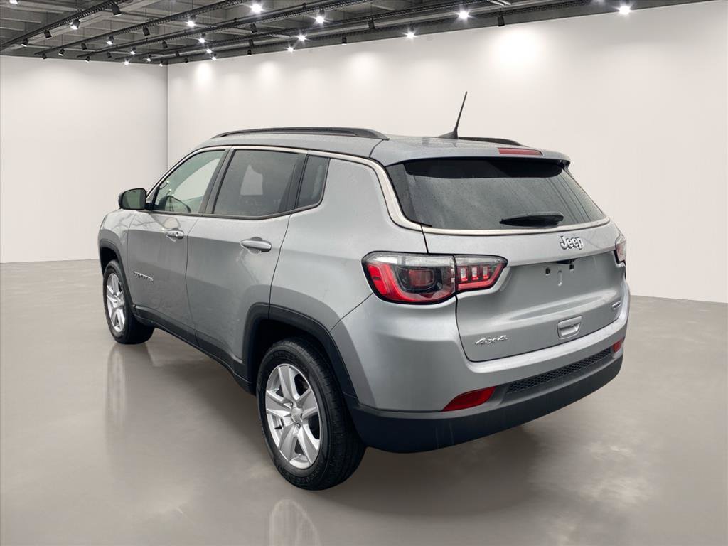 Used 2022 Jeep Compass Latitude w/ Convenience Group AWD/4WD image 5