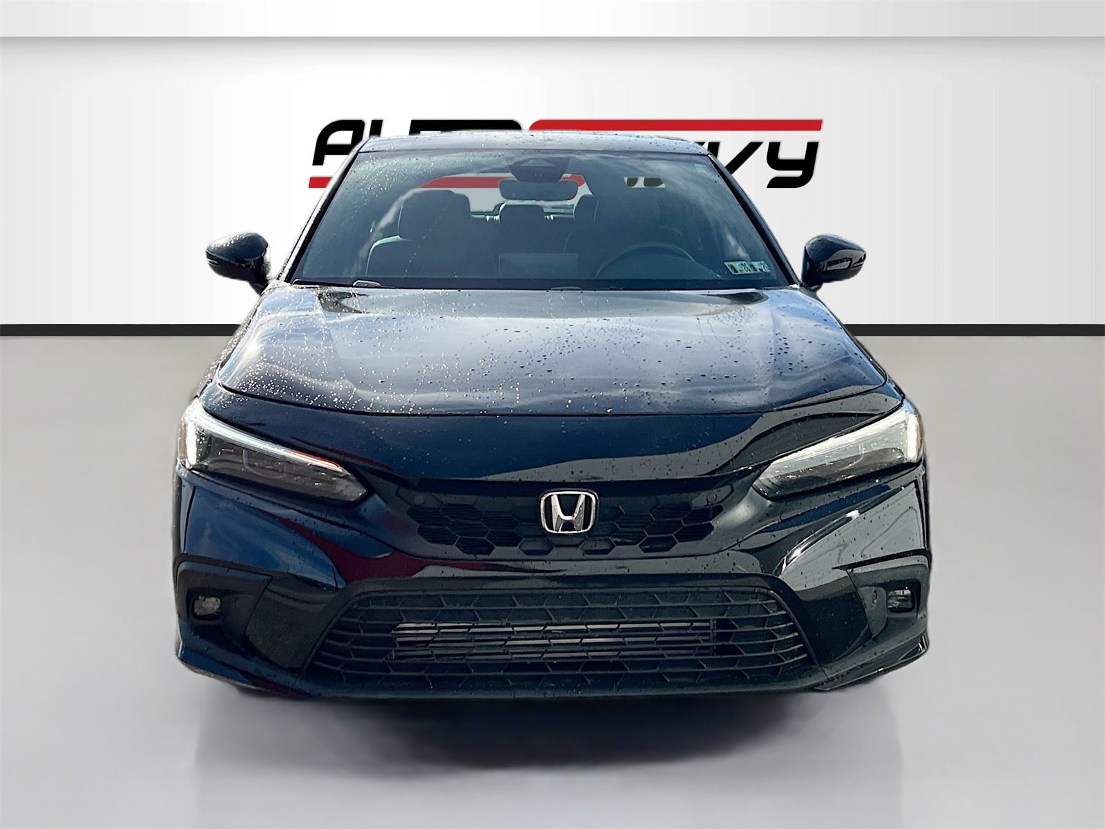 Used 2024 Honda Civic Sport Touring image 2