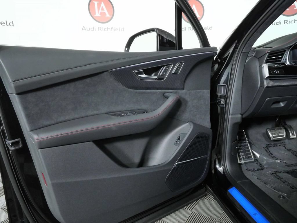New 2026 Audi SQ7 Prestige AWD/4WD image 18