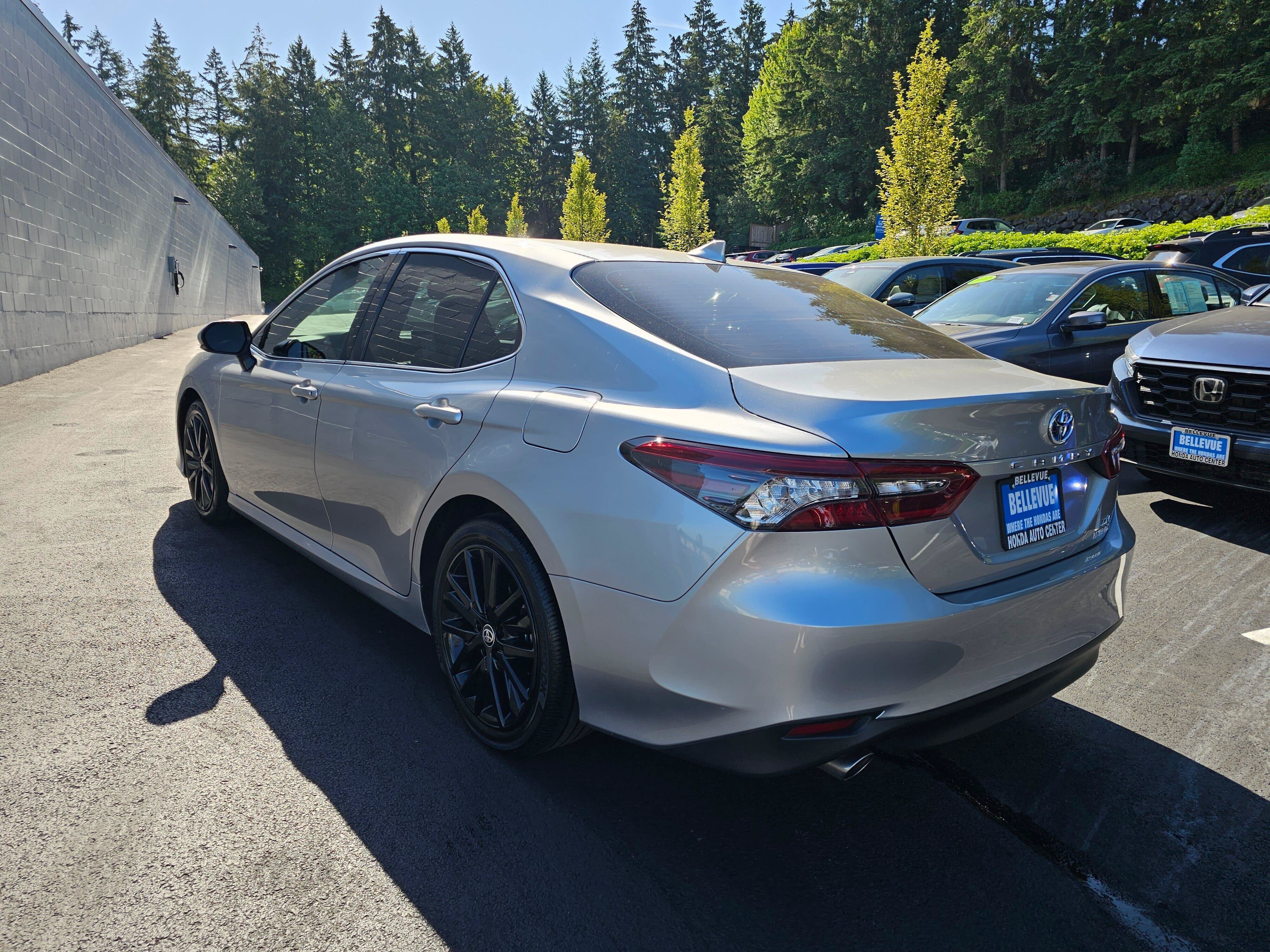 Used 2023 Toyota Camry XLE w/ Navigation Package FWD image 5