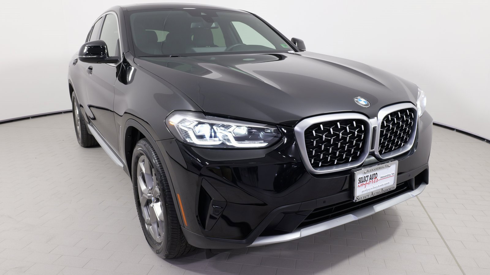 Used 2022 BMW X4 xDrive30i w/ Convenience Package image 11