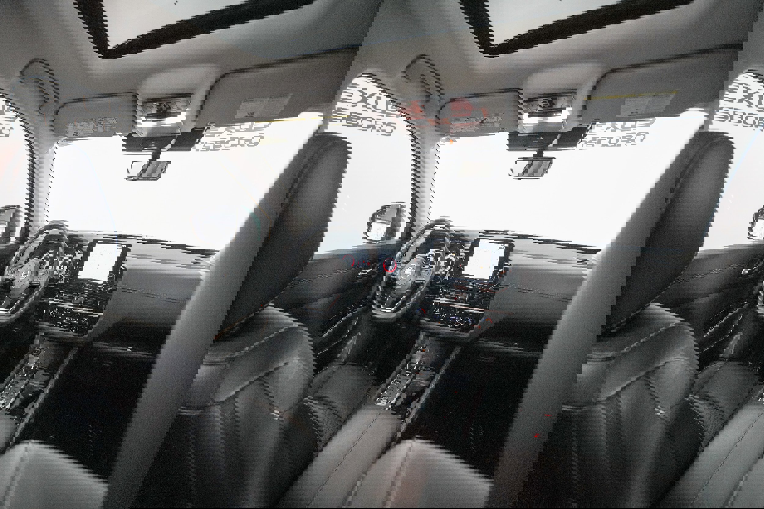 Used 2025 Nissan Pathfinder Platinum w/ Cargo Package image 17