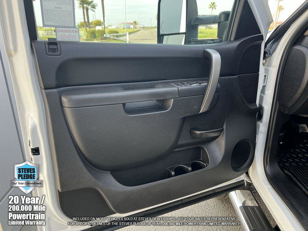 Used 2011 Chevrolet Silverado 2500 LT w/ Interior Plus Package image 22