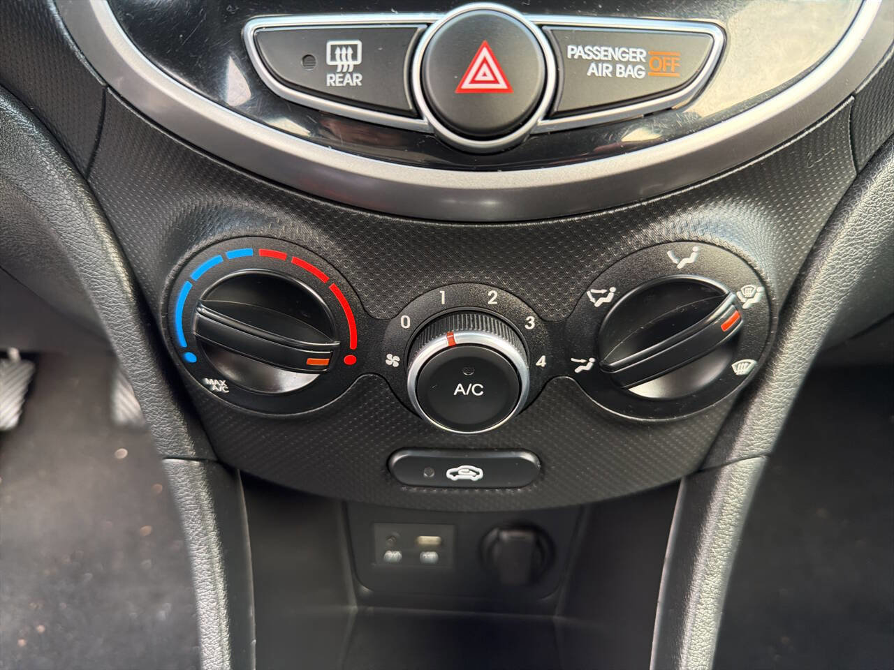 Used 2015 Hyundai Accent Sport image 22