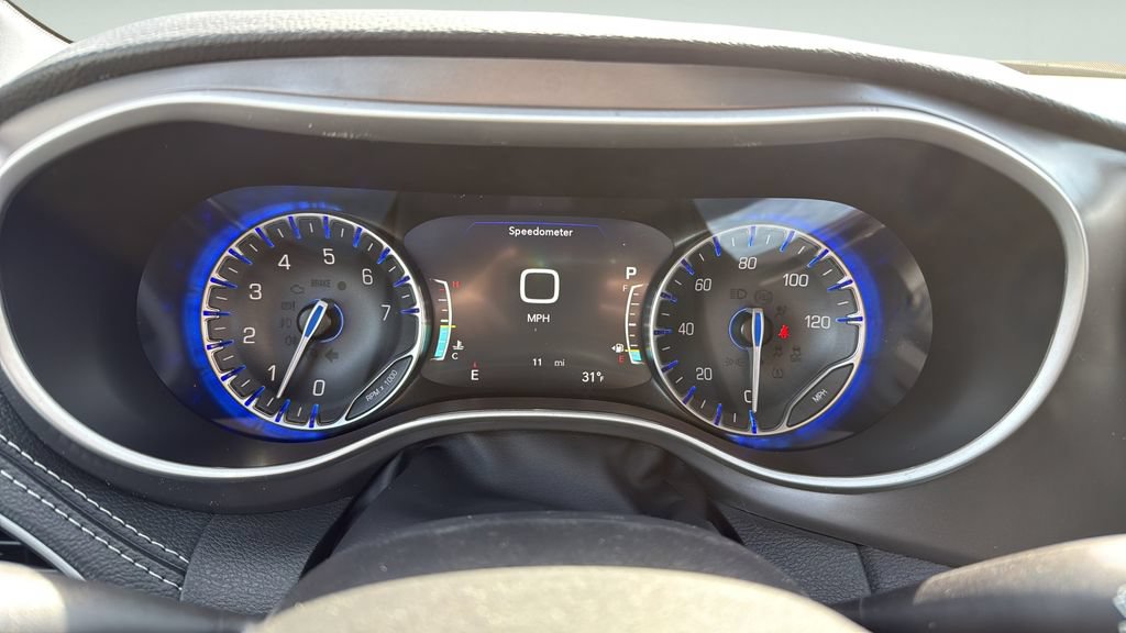 New 2026 Chrysler Pacifica Select AWD/4WD image 31