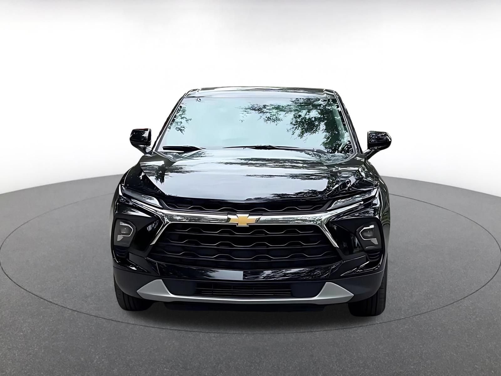Used 2026 Chevrolet Blazer LT FWD image 4