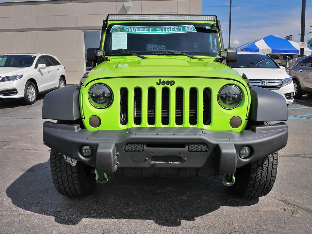 Used 2013 Jeep Wrangler Unlimited Sahara AWD/4WD image 3