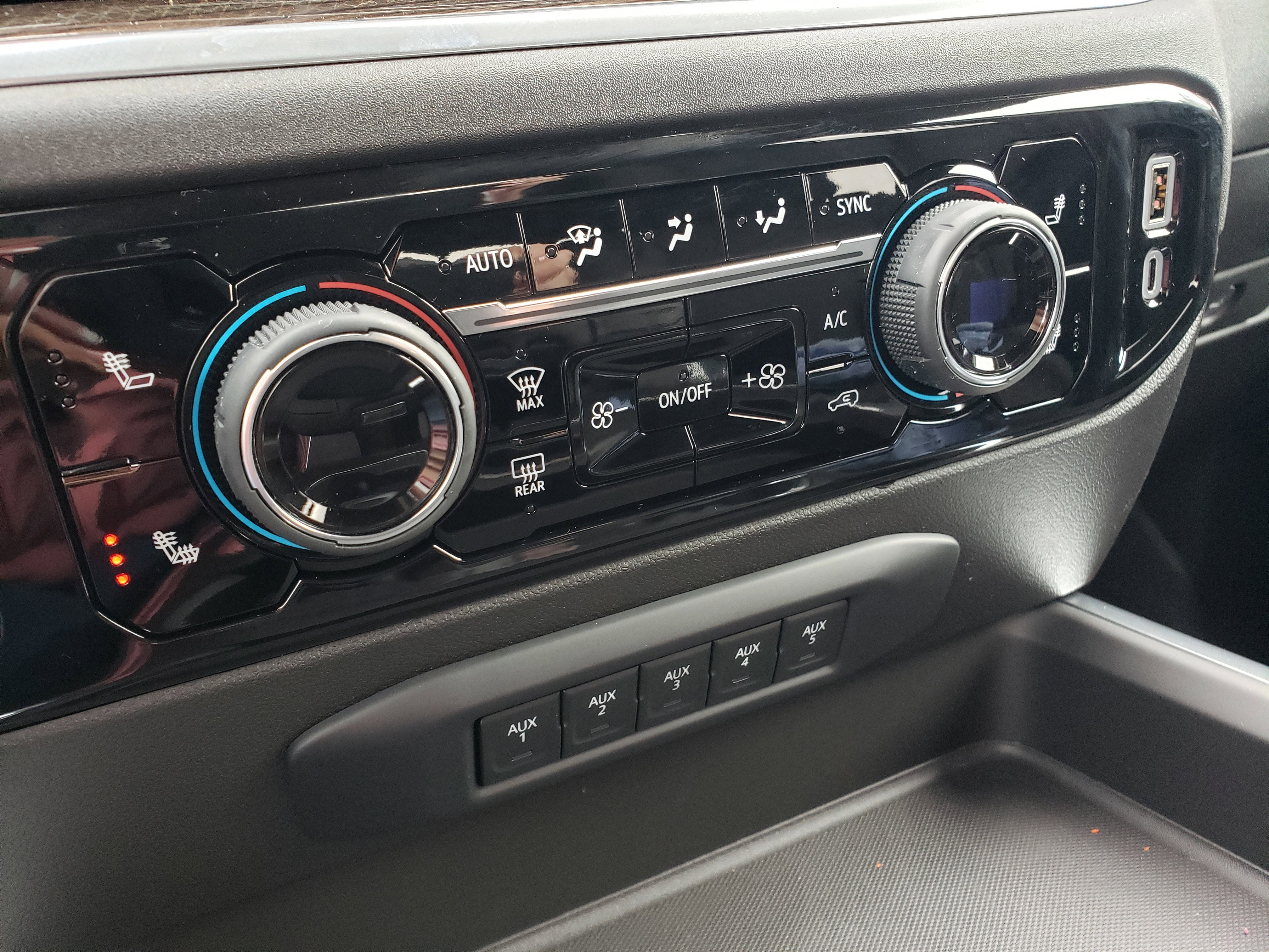 New 2026 Chevrolet Silverado 3500 LT image 24