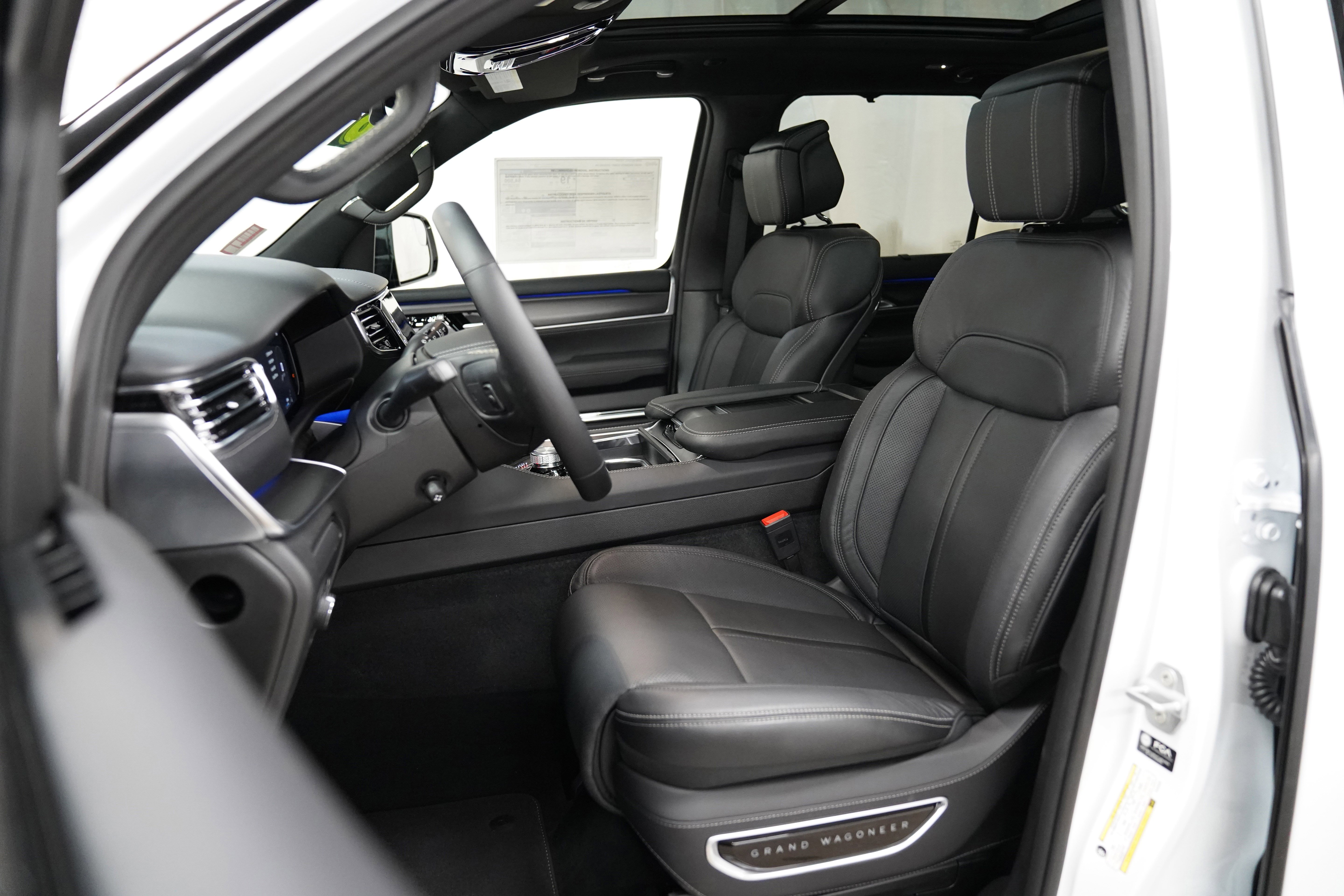 New 2026 Jeep Grand Wagoneer Summit image 4