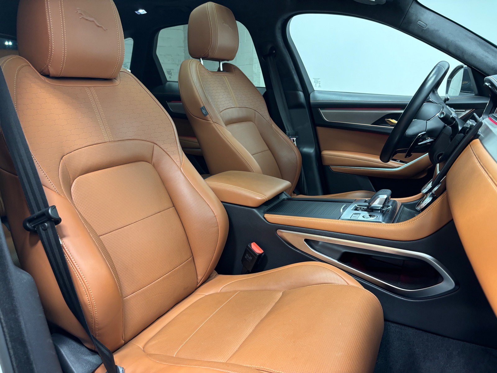 New 2025 Jaguar F-PACE R-Dynamic S AWD/4WD image 30