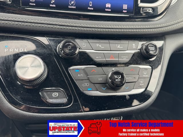 Used 2021 Chrysler Pacifica Touring w/ S Appearance Package FWD image 12