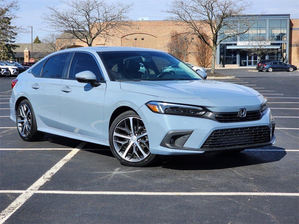 Used 2023 Honda Civic Touring image 2