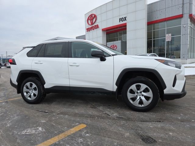 Used 2022 Toyota RAV4 LE image 1
