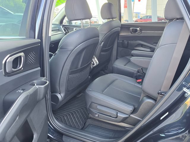 Used 2023 Kia Sorento EX w/ Panoramic Sunroof Package FWD image 10