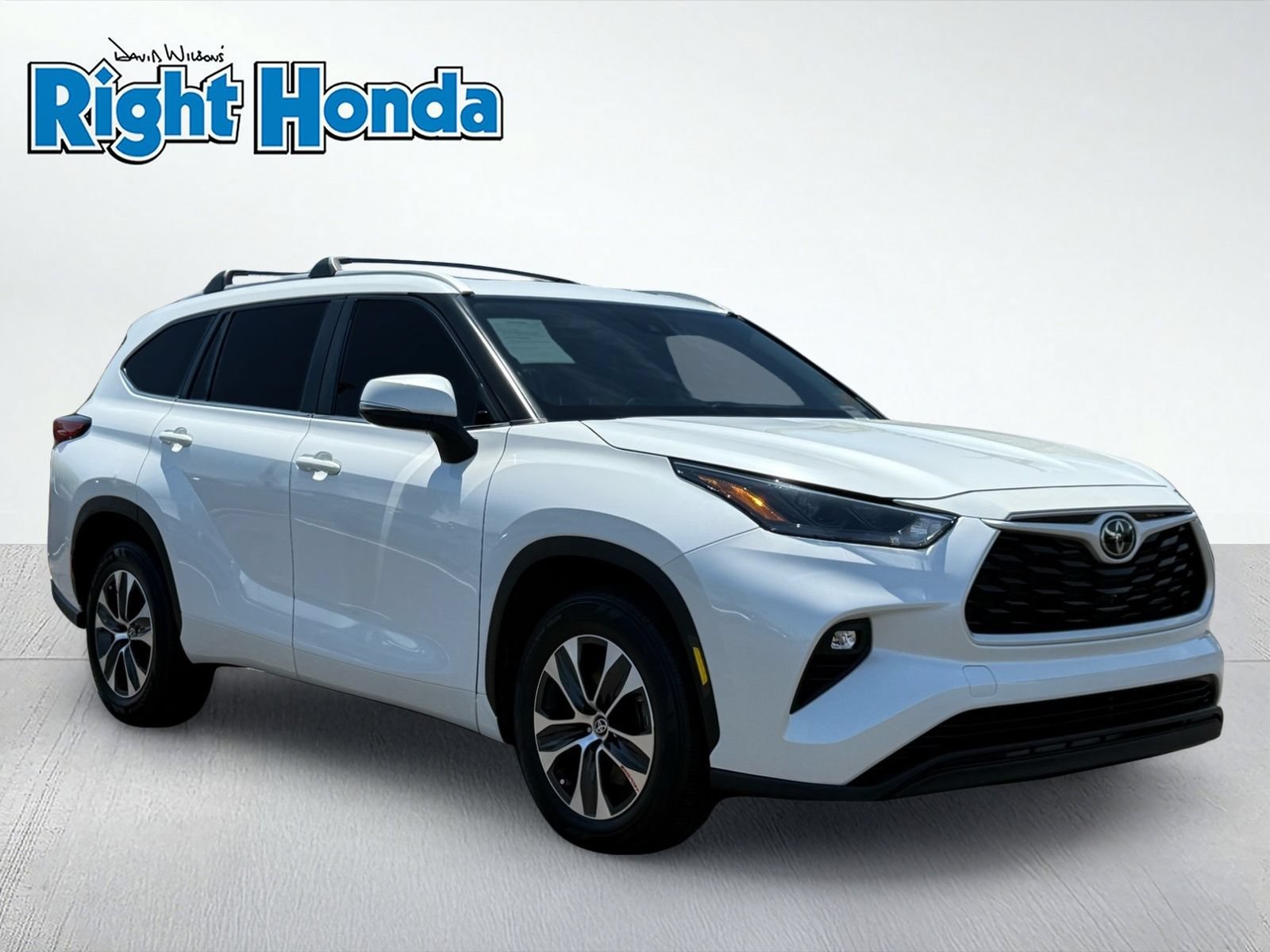 Used 2023 Toyota Highlander XLE FWD image 10
