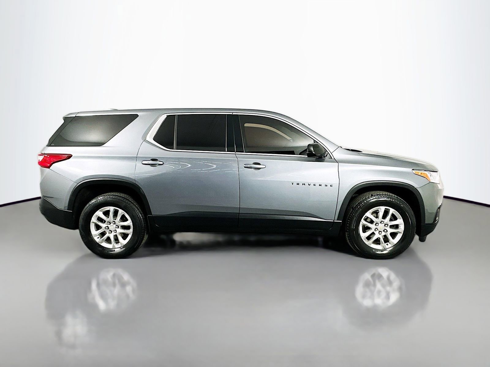 Used 2020 Chevrolet Traverse LS image 8