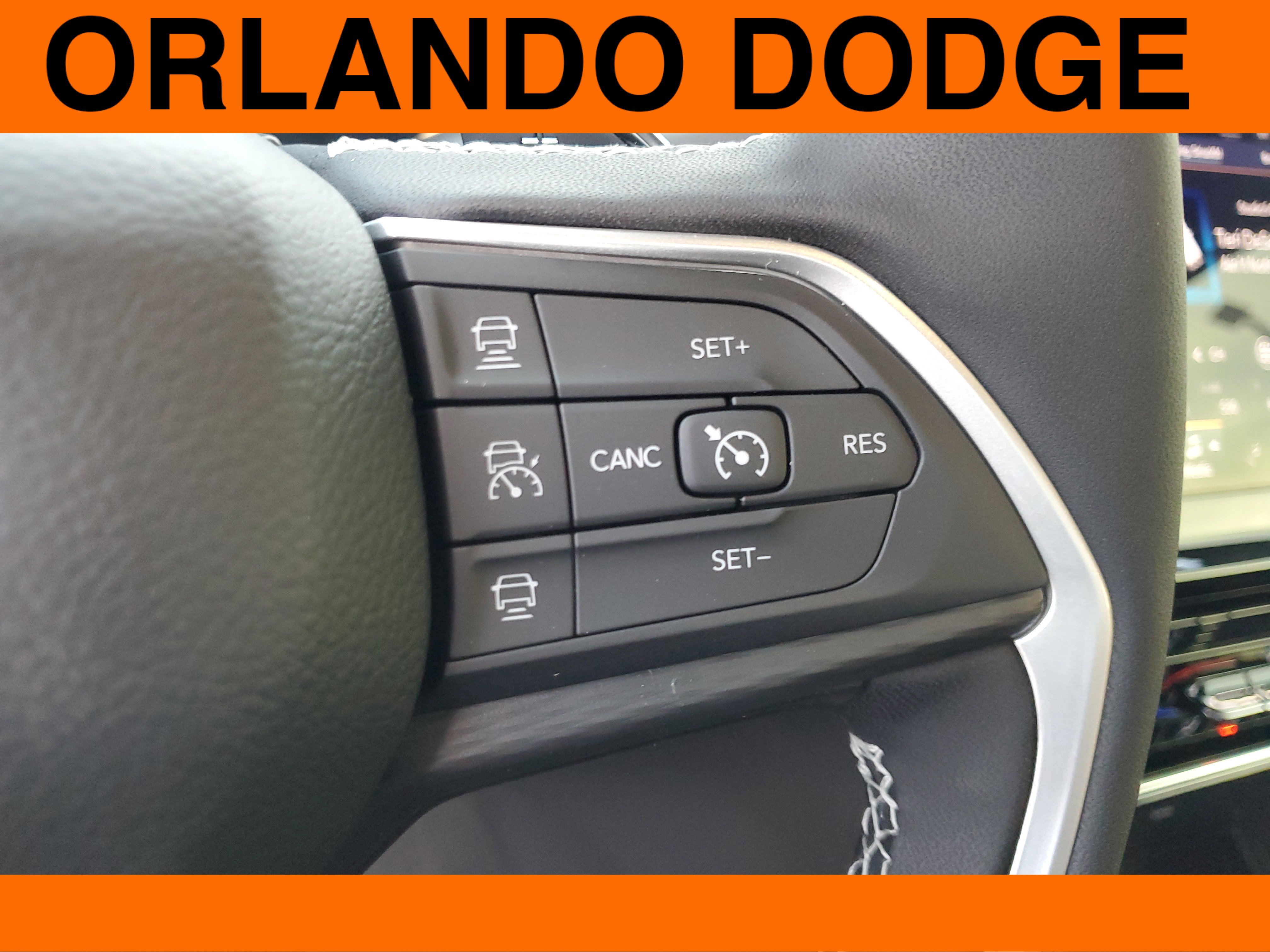 New 2025 Jeep Grand Cherokee L Laredo image 15