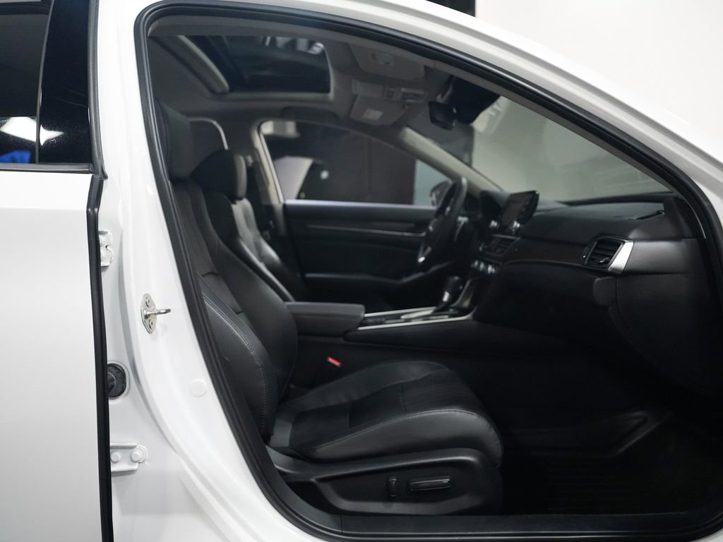Used 2018 Honda Accord Touring image 36