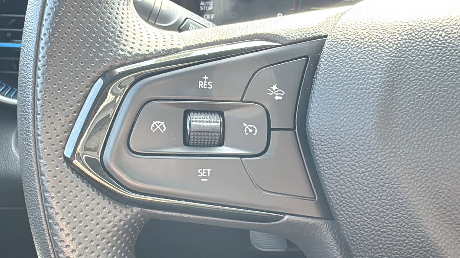 Used 2024 Chevrolet Trax LS w/ LS Convenience Package FWD image 10