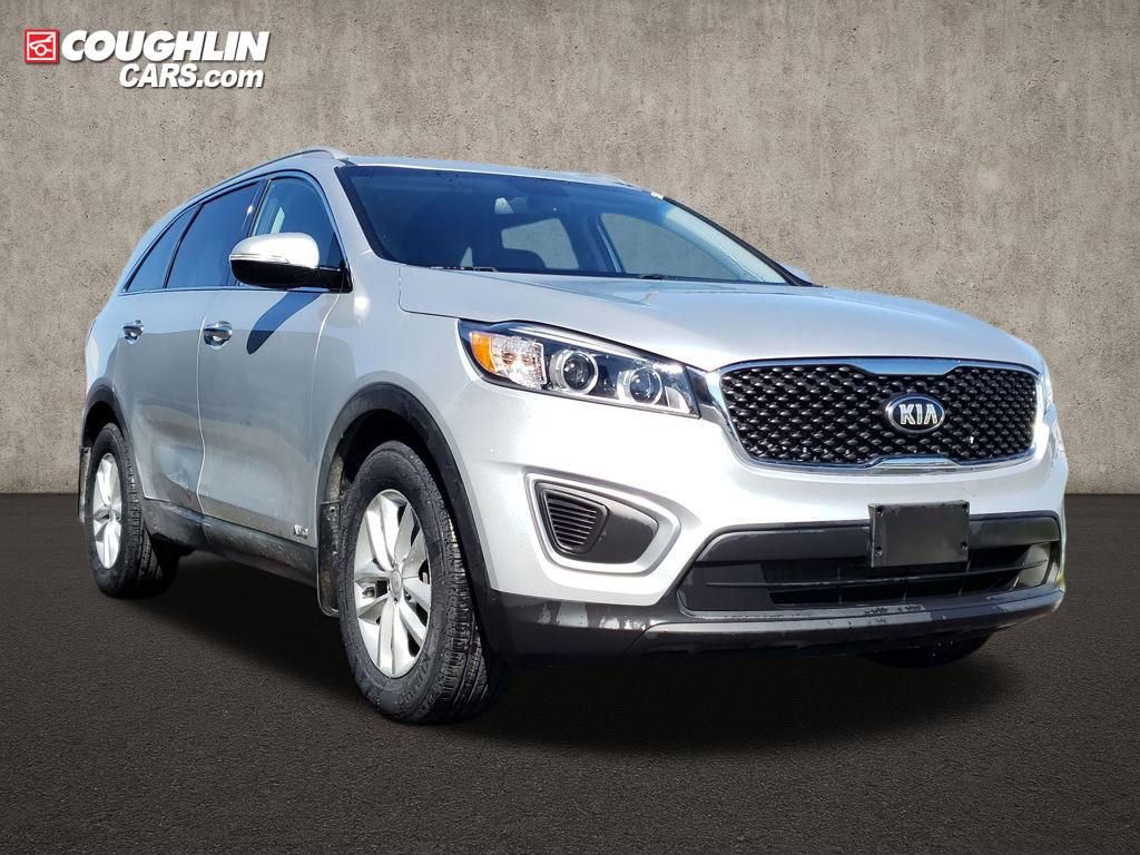 Used 2017 Kia Sorento AWD w/ LX Convenience Package