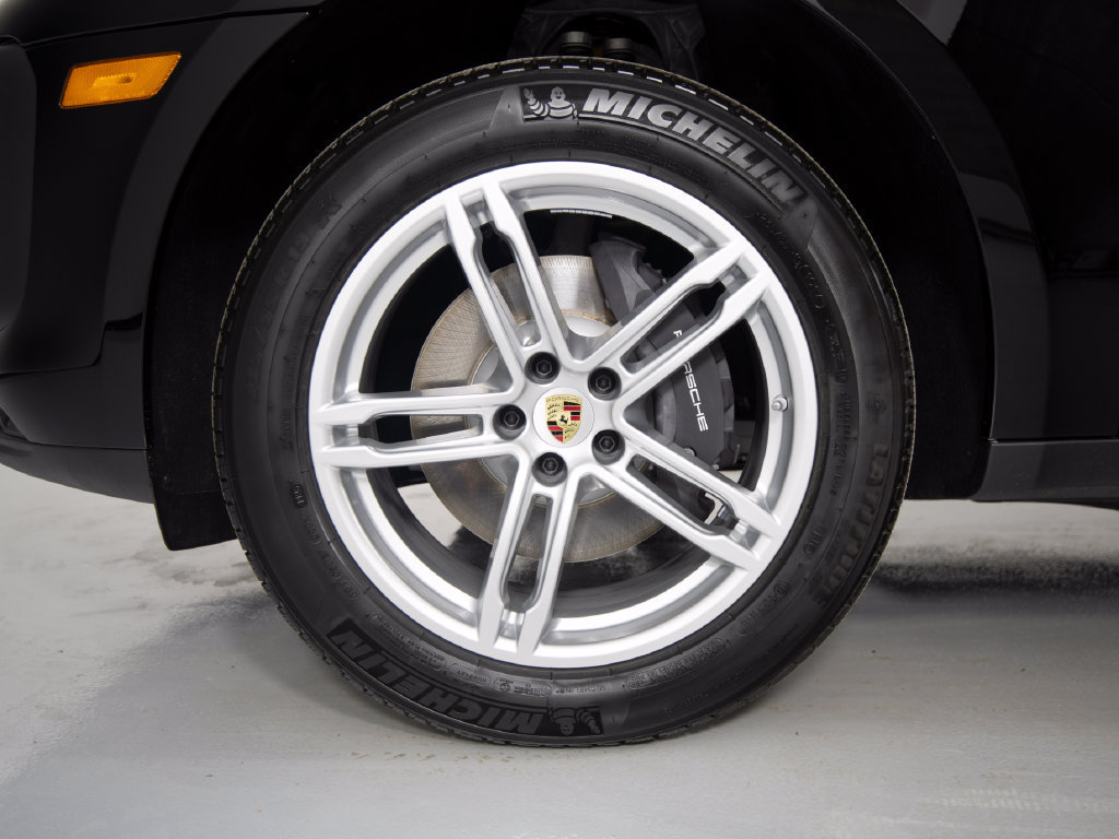 Certified 2026 Porsche Macan AWD/4WD image 46