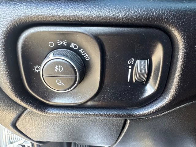 Used 2025 RAM 2500 Big Horn AWD/4WD image 30