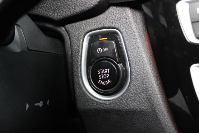 Used 2018 BMW 320i Sedan RWD image 14