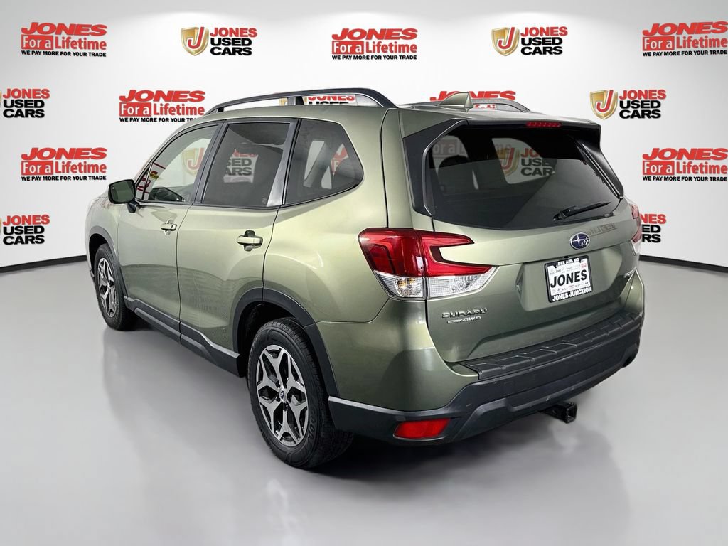 Used 2019 Subaru Forester Premium AWD/4WD image 2