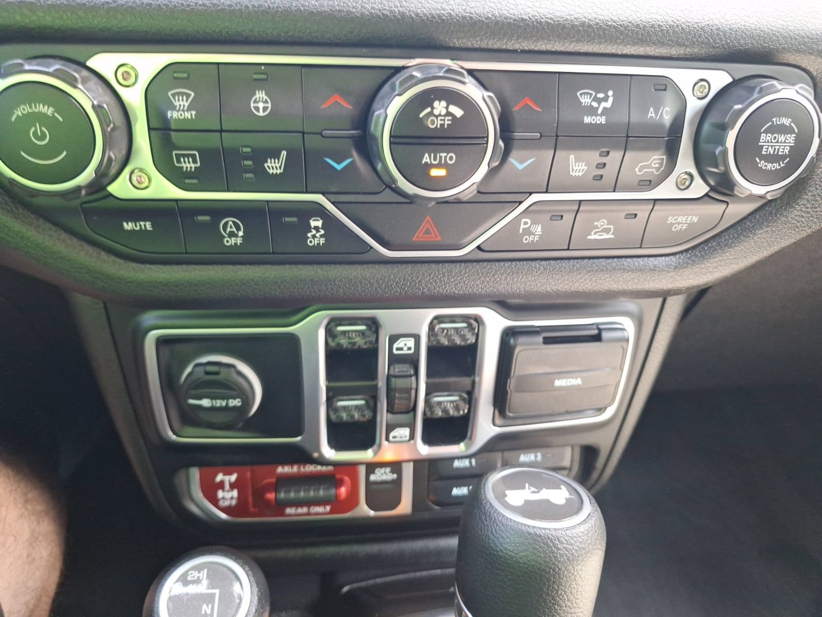 Used 2024 Jeep Wrangler Unlimited Sport AWD/4WD image 27