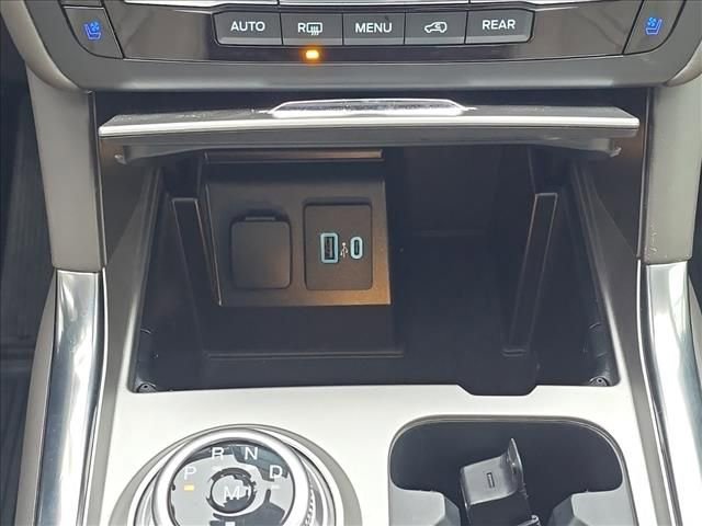 Used 2020 Ford Explorer Platinum w/ Premium Technology Package image 28