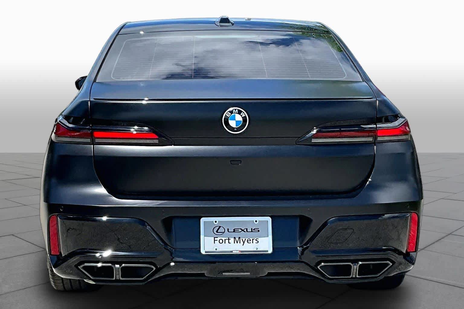 Used 2024 BMW 760i xDrive AWD/4WD image 5