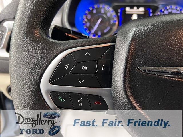 Used 2015 Chrysler 200 Limited image 47