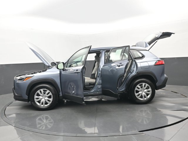 Used 2025 Toyota Corolla Cross L FWD image 33