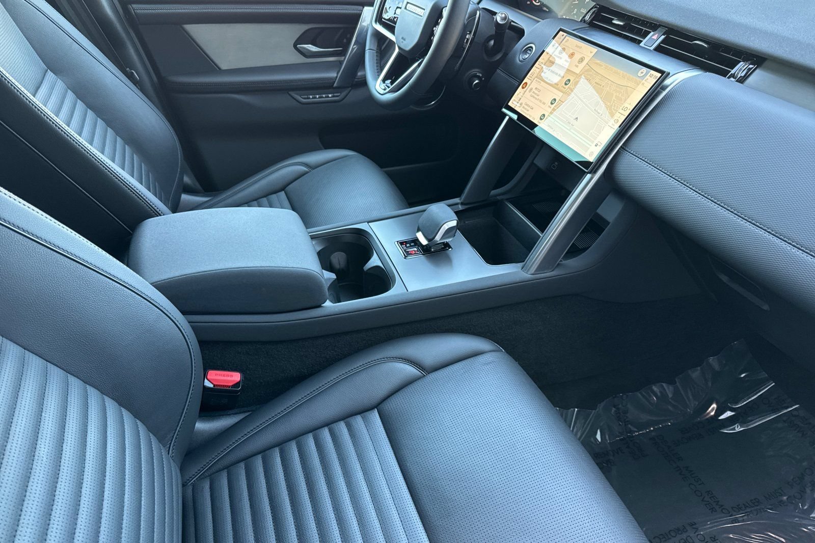 Certified 2025 Land Rover Discovery Sport Dynamic SE AWD/4WD image 17