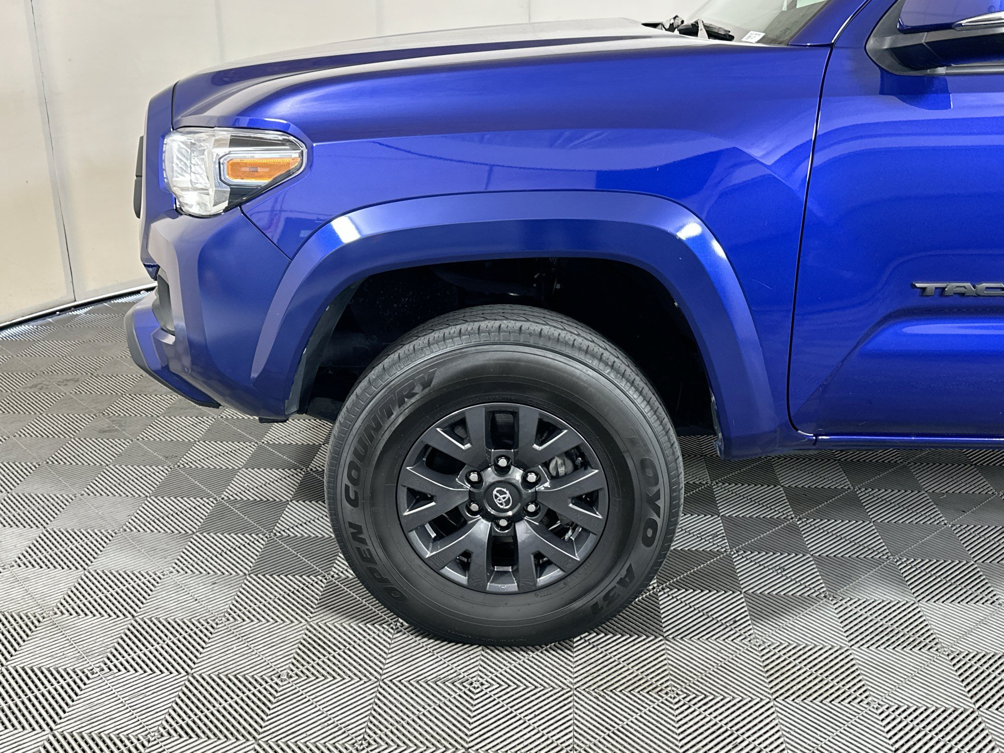Used 2023 Toyota Tacoma SR5 w/ Technology Package AWD/4WD image 11