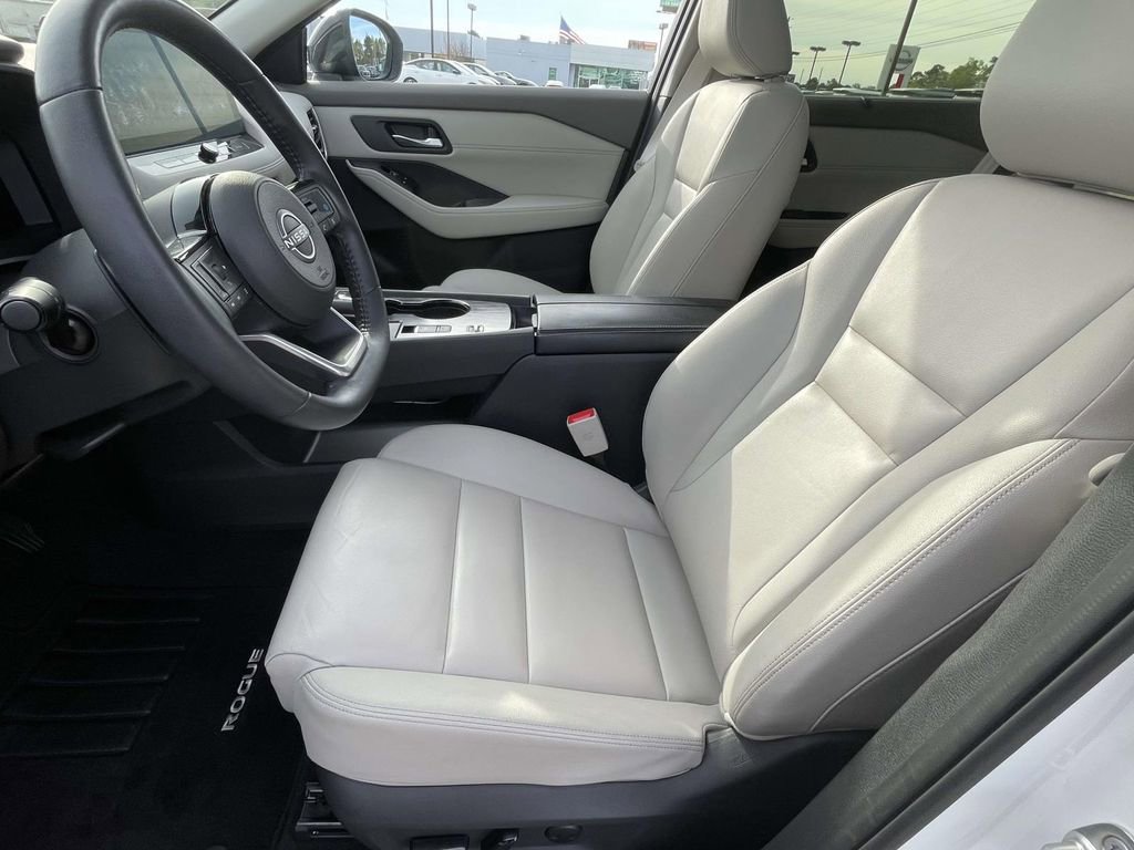 Used 2024 Nissan Rogue SL w/ SL Premium Package image 13