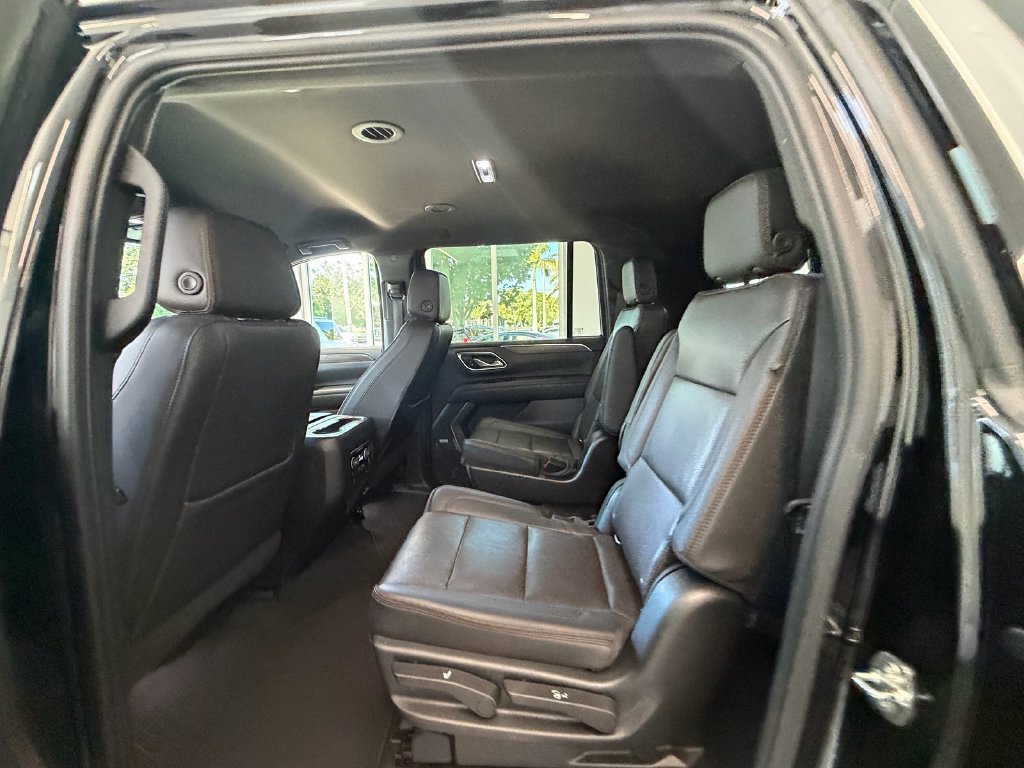 Used 2021 Chevrolet Suburban High Country RWD image 14