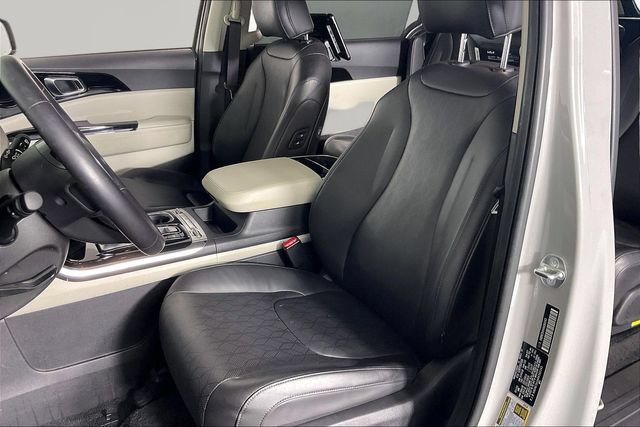Certified 2024 Kia Carnival SX FWD image 17