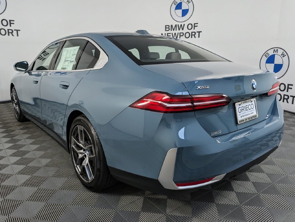 New 2027 BMW 530i xDrive w/ Premium Package AWD/4WD image 8