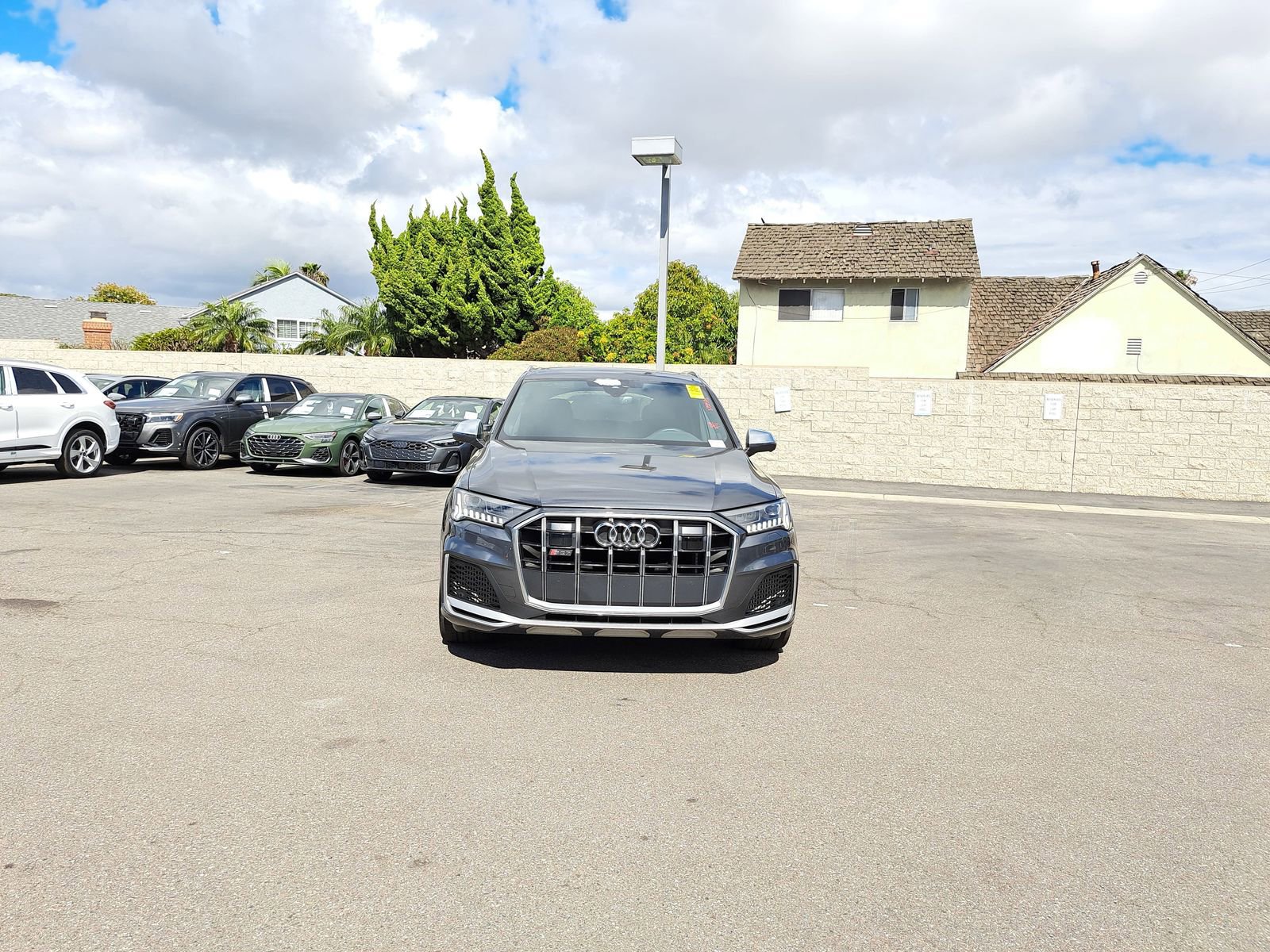 Used 2024 Audi SQ7 Premium Plus image 2