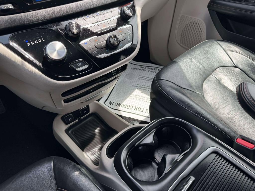 Used 2018 Chrysler Pacifica Touring-L Plus w/ Advanced Safetytec Group image 34