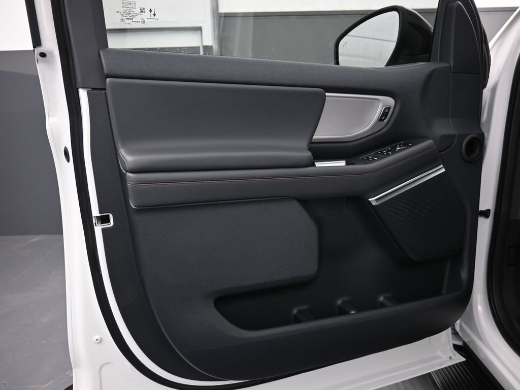 New 2025 Ford Expedition Max Active image 3