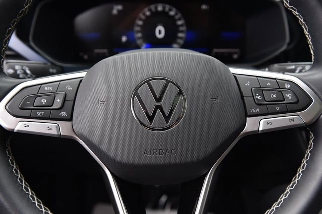 Used 2023 Volkswagen Taos SE w/ Panoramic Sunroof Package image 18