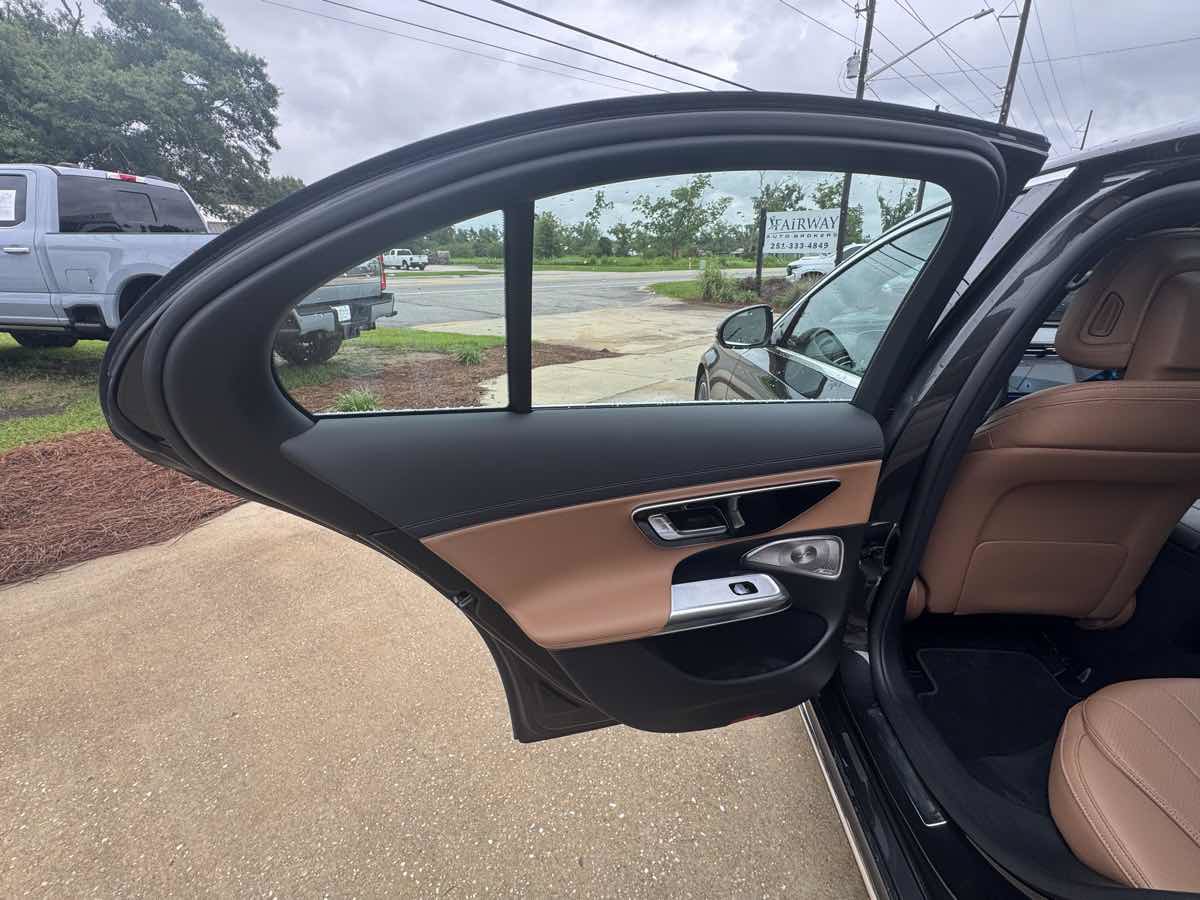 Used 2025 Mercedes-Benz E 350 Sedan w/ Multicontour Seating Package image 26