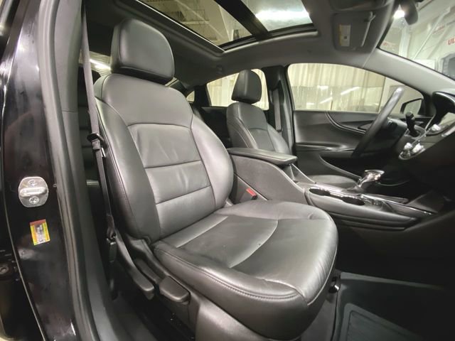 Used 2022 Chevrolet Malibu LT w/ Leather Package image 27