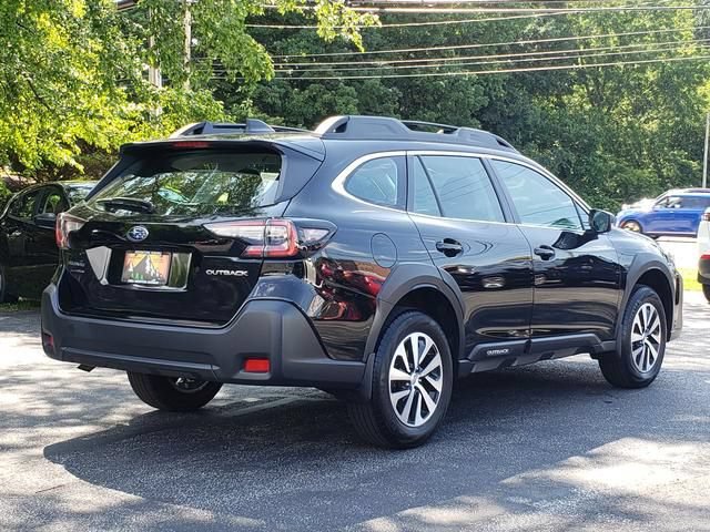 Certified 2024 Subaru Outback AWD/4WD image 3