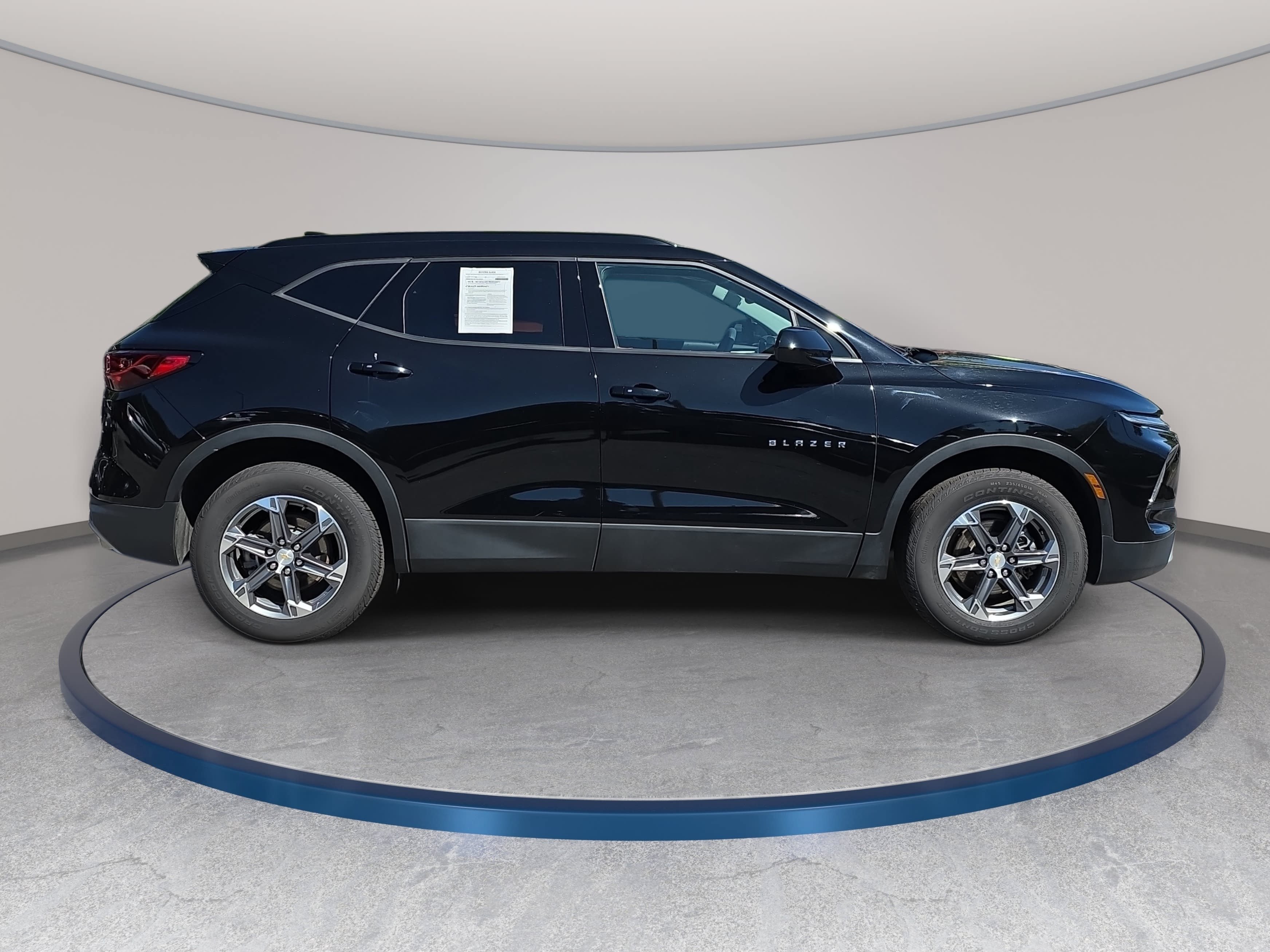 Used 2024 Chevrolet Blazer LT w/ Convenience Package FWD image 4