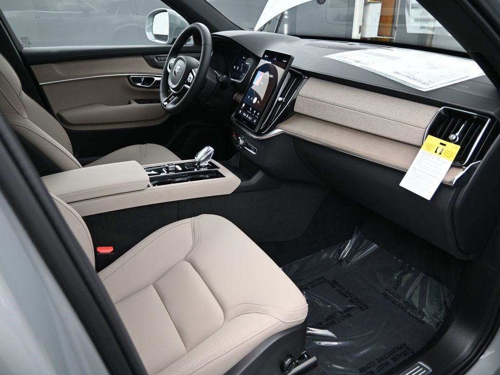 New 2026 Volvo XC90 B6 Plus w/ Protection Package Premier image 39